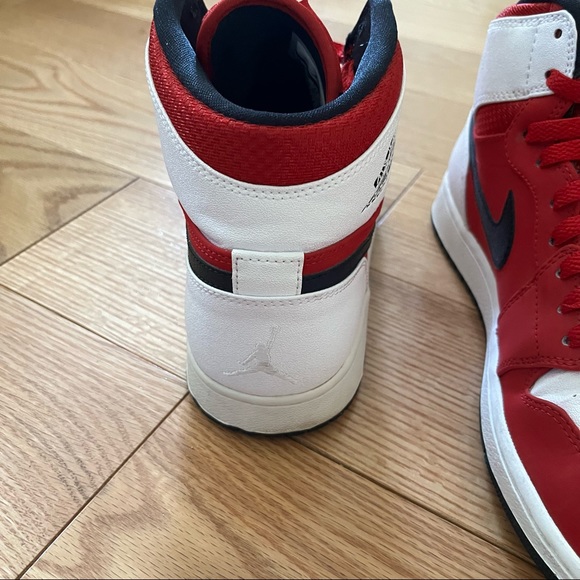 Jordan 1 Retro High 'Blake Griffin' 10M - Picture 3 of 8